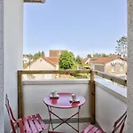 Lumineux Avec 2 Balcons A 600m De La - Fr-1-788-78 *