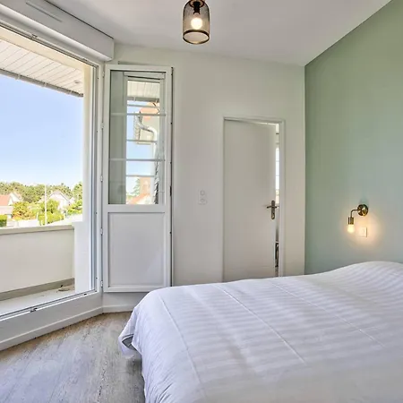 Lumineux Avec 2 Balcons A 600m De La - Fr-1-788-78 Lejlighed *