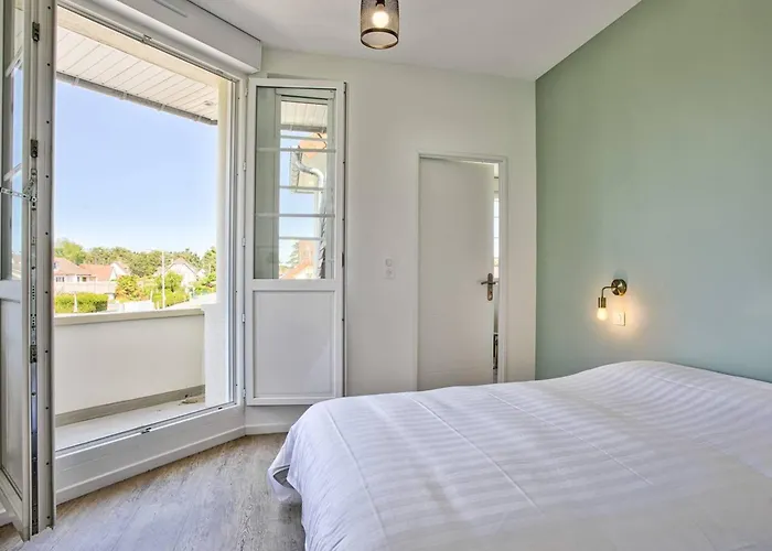 Lumineux Avec 2 Balcons A 600m De La - Fr-1-788-78 Lejlighed *